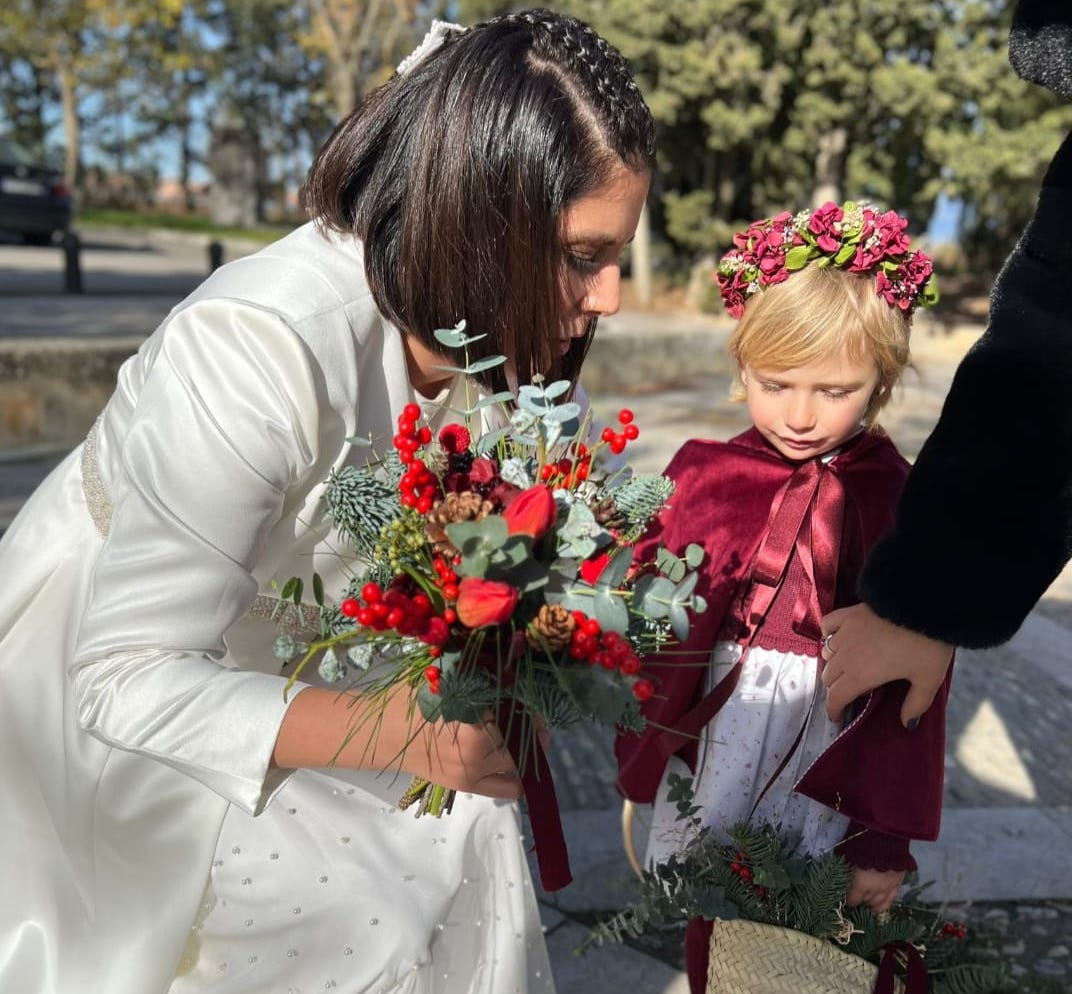 Capita con Cuello Niña Lola Likes Capas de terciopelo niñas de