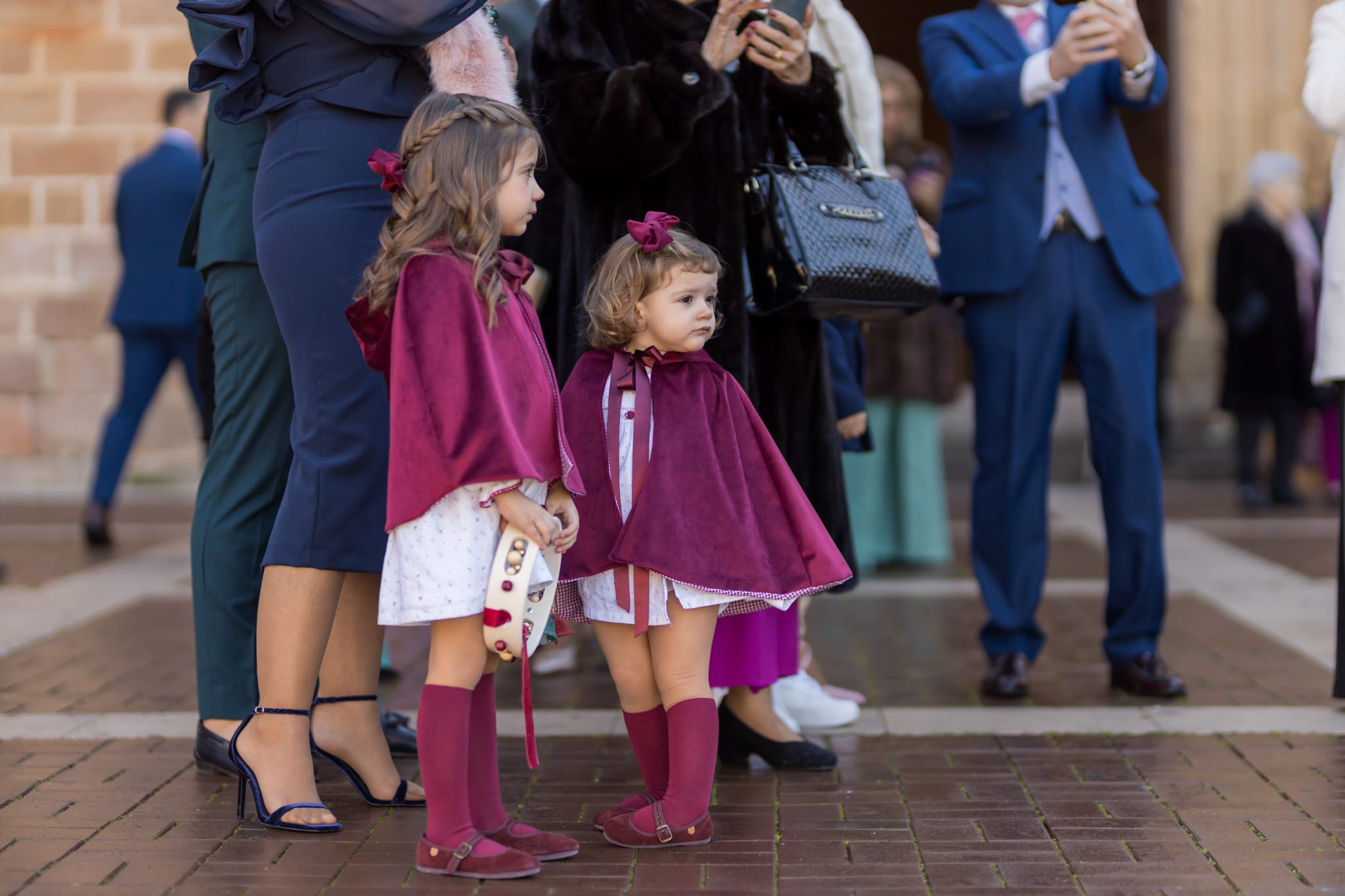 trajes de niña para boda invierno