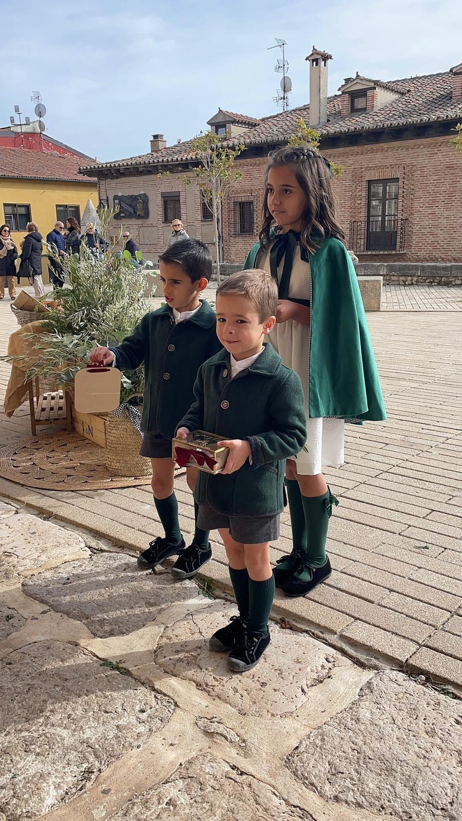 niños arras invierno- terciopelo verde