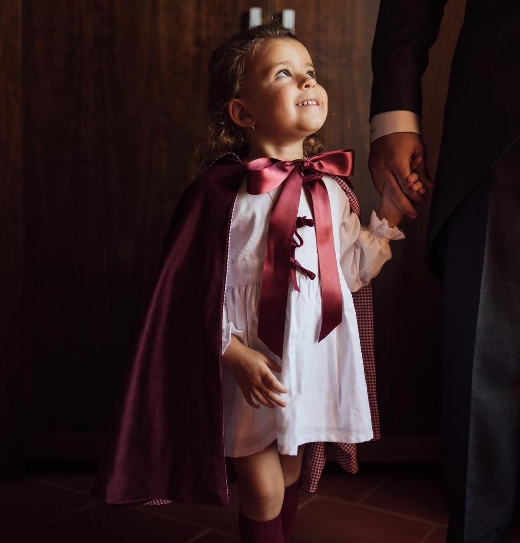hola revista novias-niños arras-lolalikes