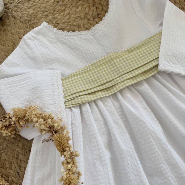 vestido con fajín verde vichy niñas arras
