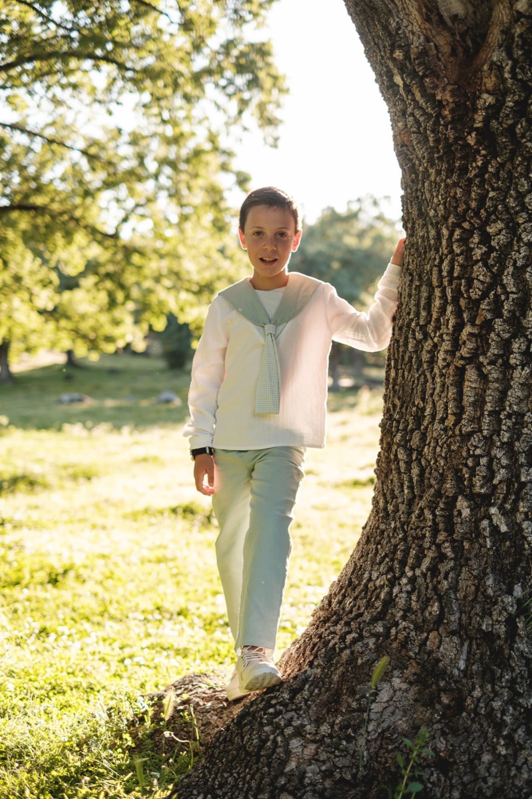 Traje de comunión de niño con cuello marinero verde